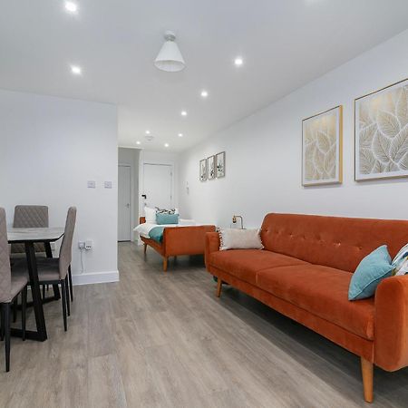 Flat In Queens Park Londra Exterior foto