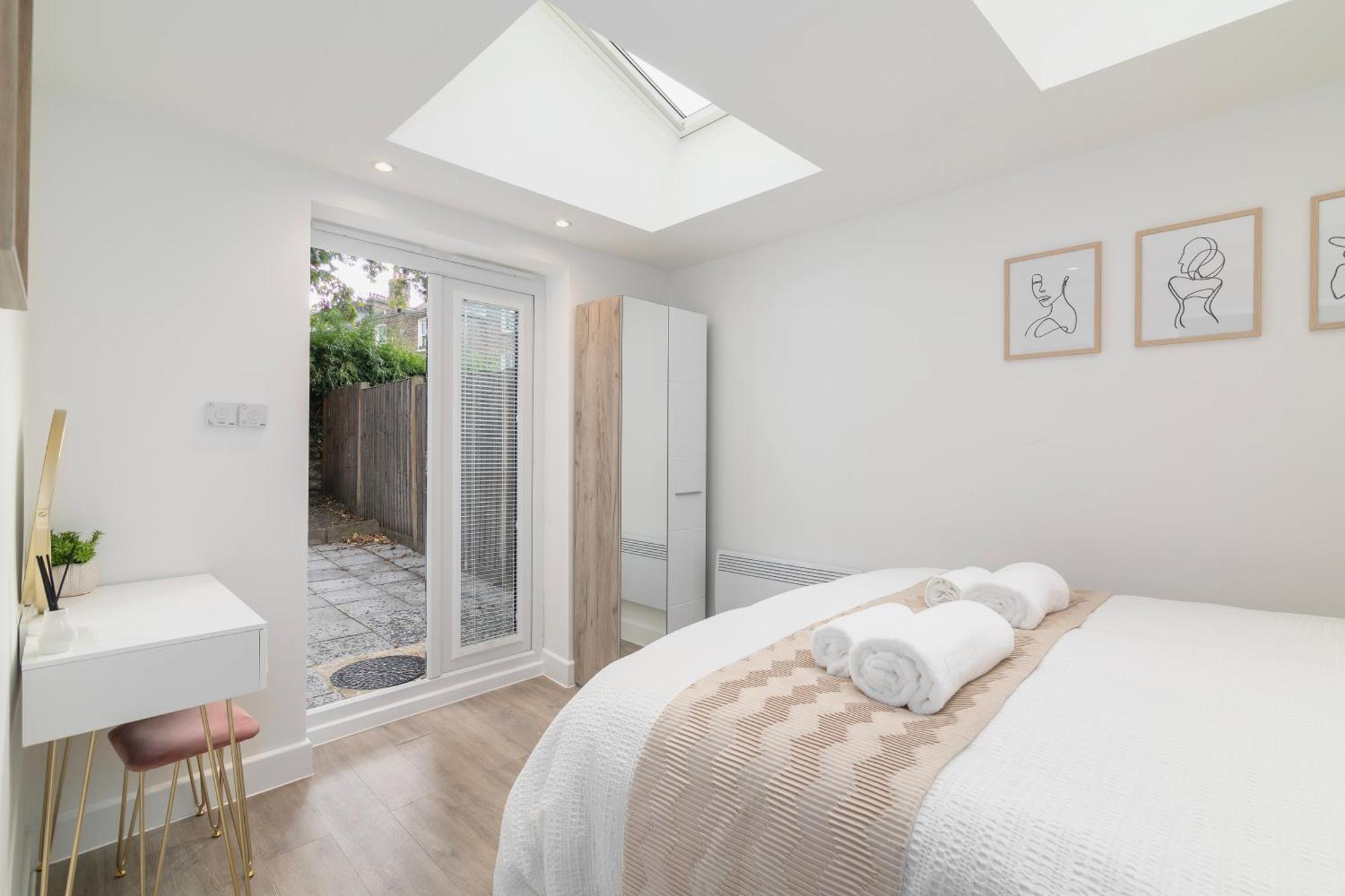 Flat In Queens Park Londra Exterior foto