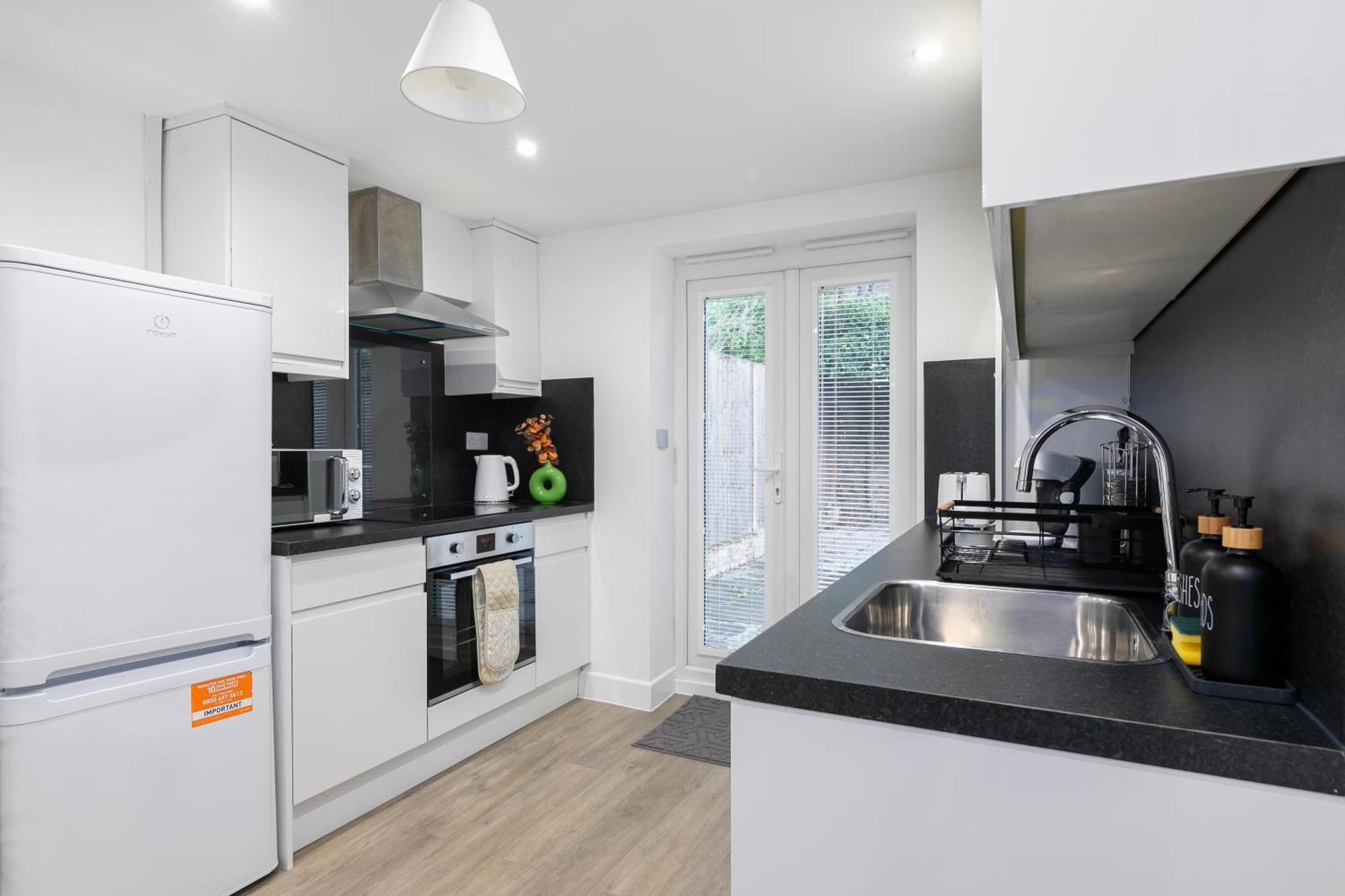 Flat In Queens Park Londra Exterior foto